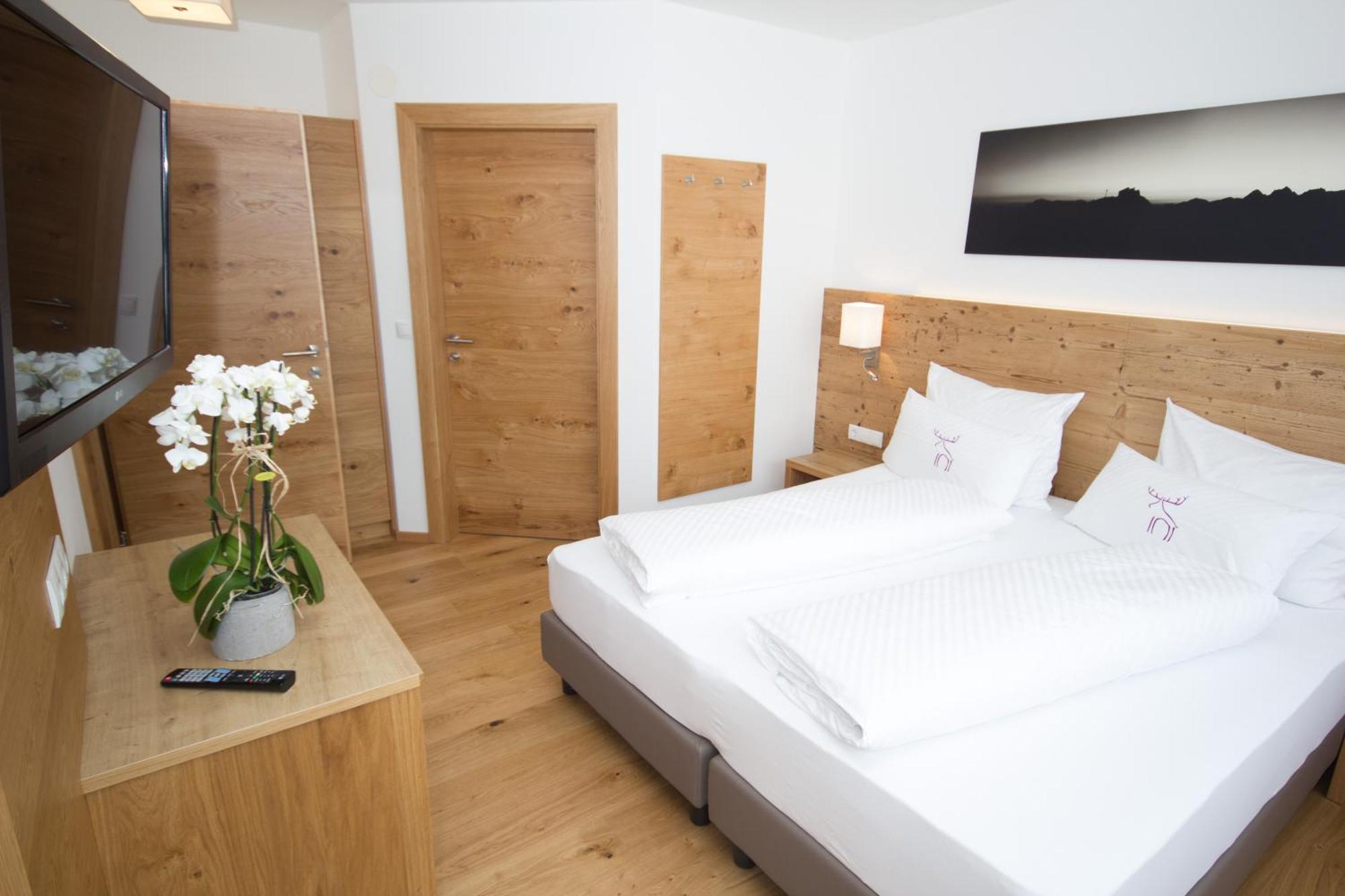 Berglife Appartements Serfaus Habitación foto